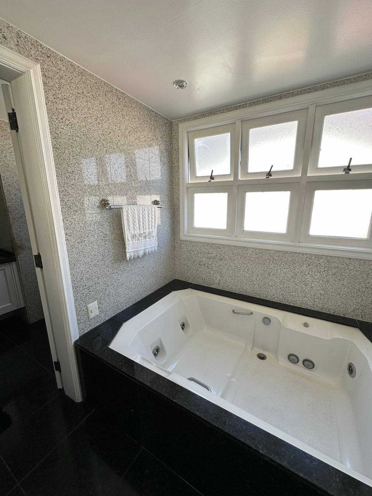 Квартира, 12056 м², 1 069 032$ — FAKTOR